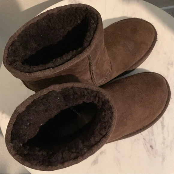 UGG Original Classic Short - Picture 3 of 7